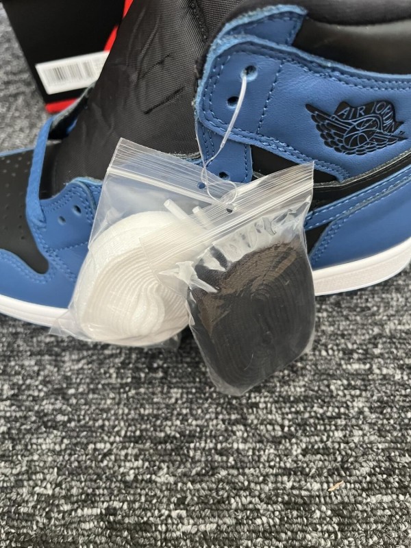 Jordan 1 Retro High OG Dark Marina Blue 2