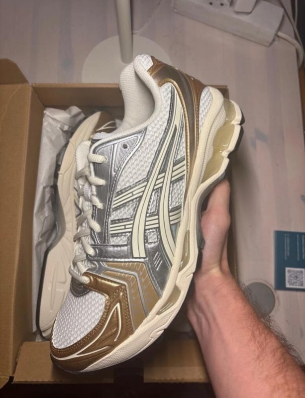 Asics gel kayano 14 white cream taille 44
