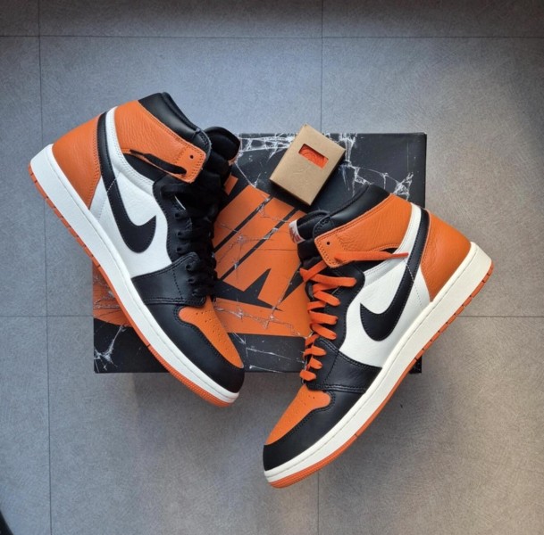 Jordan 1 "Shattered Backboard"