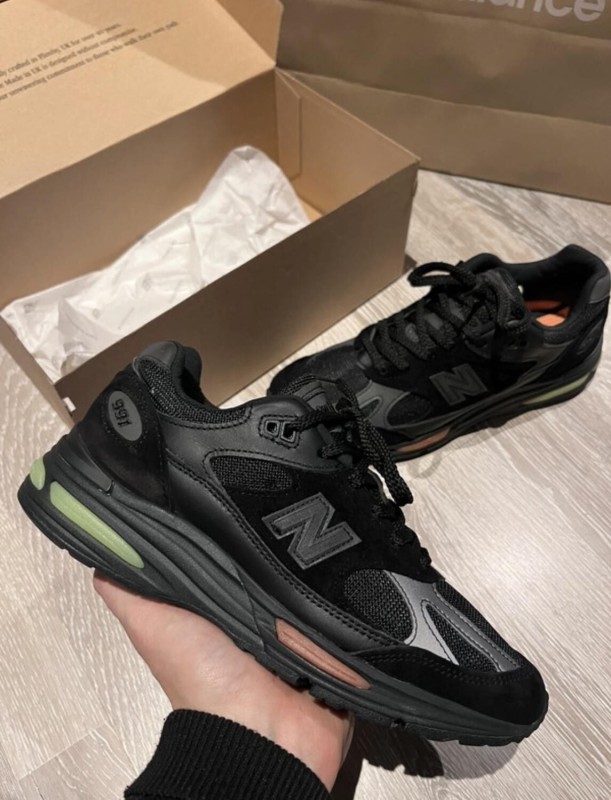 New Balance 991 v2