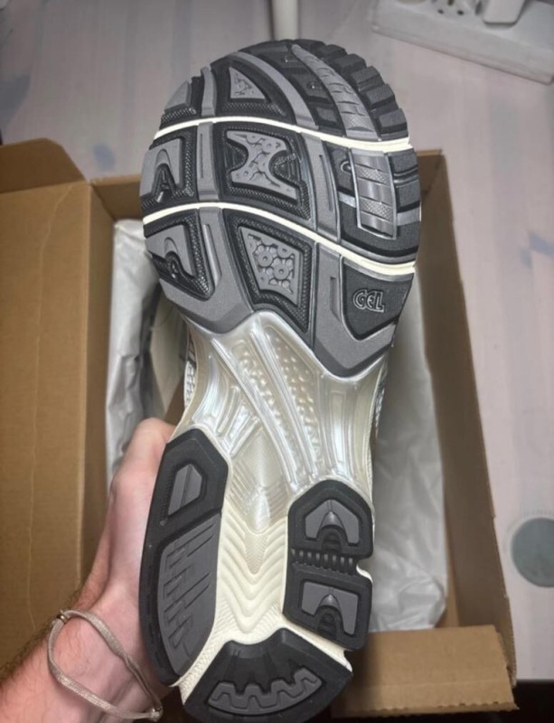 Asics gel kayano 14 white cream taille 44 2