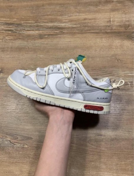 Nike Dunk Low Off White lot 25/50 taille 43 homme