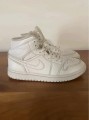 Air Jordan 1 Mid blanche taille 36,5 EU