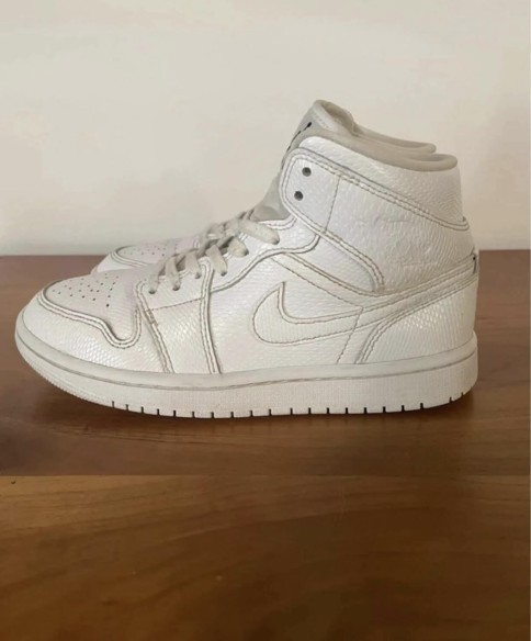 Air Jordan 1 Mid blanche taille 36,5 EU