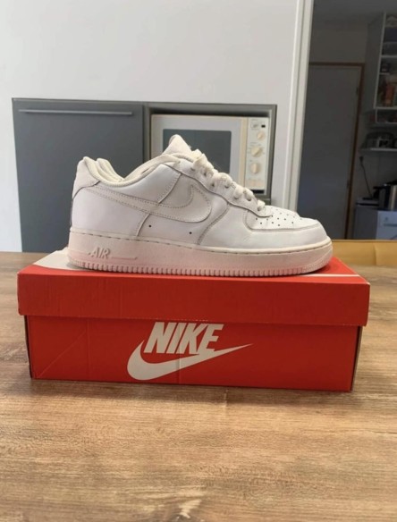 Nike Air Force 1 Triple White taille 42,5 homme