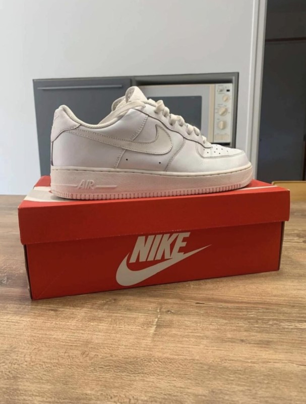 Nike Air Force 1 Triple White taille 42,5 homme 2