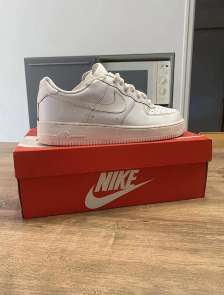 Nike Air Force 1 Triple White taille 42,5 homme