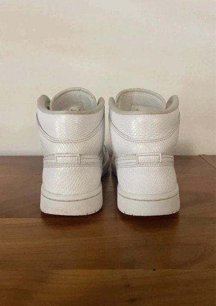 Air Jordan 1 Mid blanche taille 36,5 EU