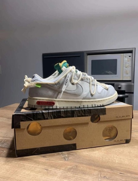 Nike Dunk Low Off White lot 25/50 taille 43 homme