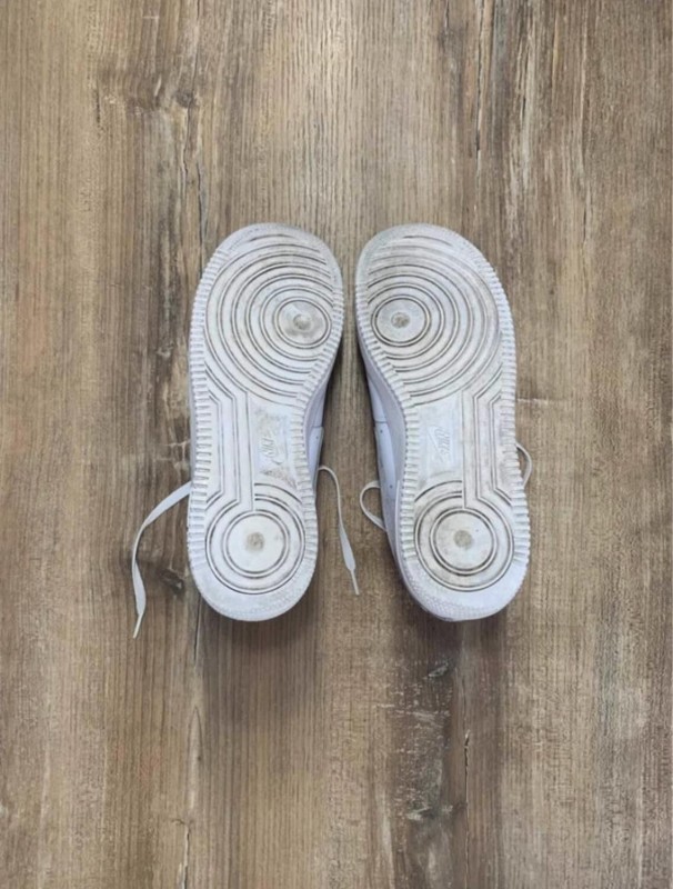 Nike Air Force 1 Triple White taille 42,5 homme 2