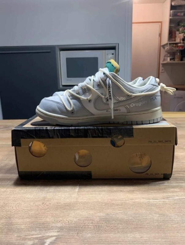 Nike Dunk Low Off White lot 25/50 taille 43 homme 2