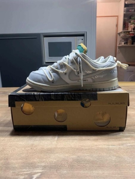 Nike Dunk Low Off White lot 25/50 taille 43 homme