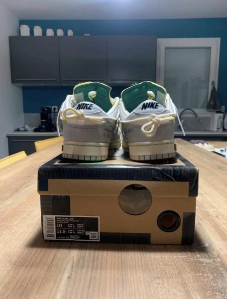 Nike Dunk Low Off White lot 25/50 taille 43 homme