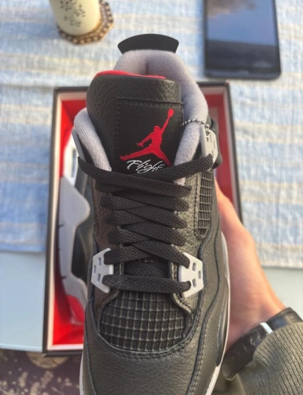 Jordan 4 bred reimagined taille 37,5 2