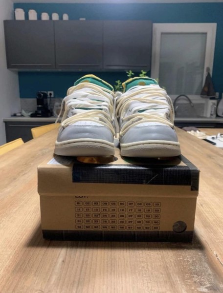 Nike Dunk Low Off White lot 25/50 taille 43 homme