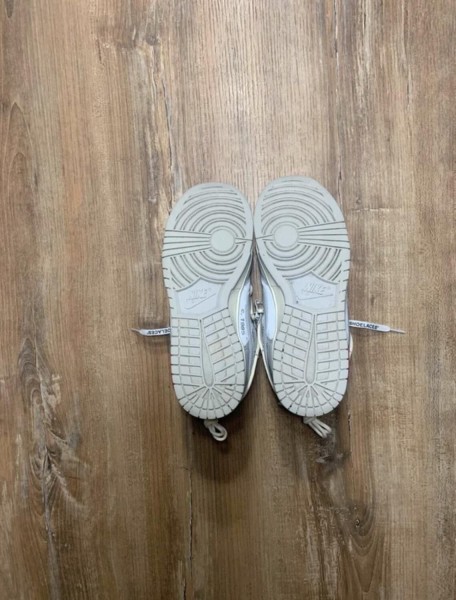 Nike Dunk Low Off White lot 25/50 taille 43 homme
