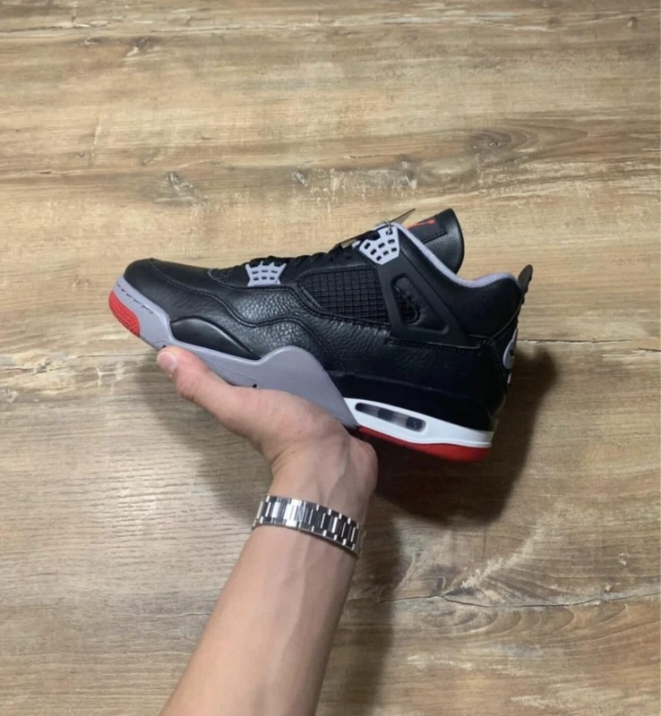 Air Jordan 4 bred reimagined taille 40