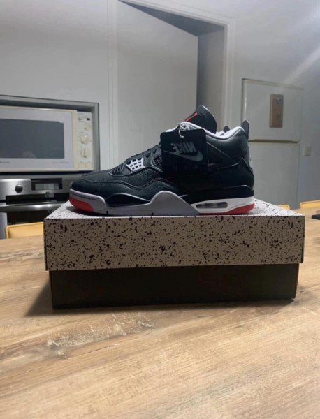 Air Jordan 4 bred reimagined taille 40