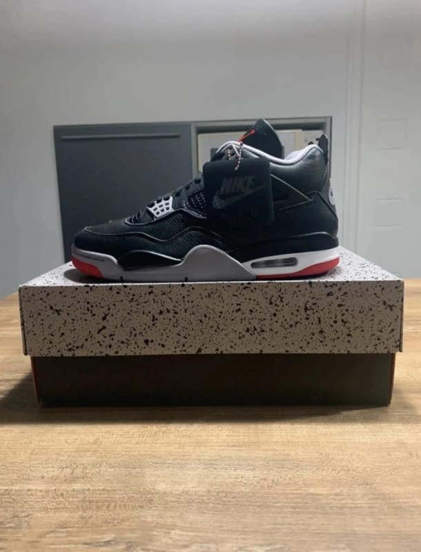 Air Jordan 4 bred reimagined taille 44 homme 2