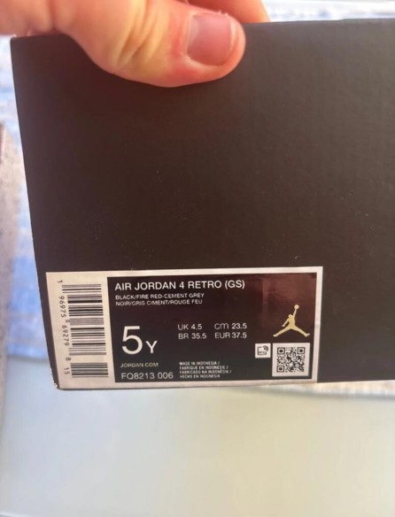 Jordan 4 bred reimagined taille 37,5