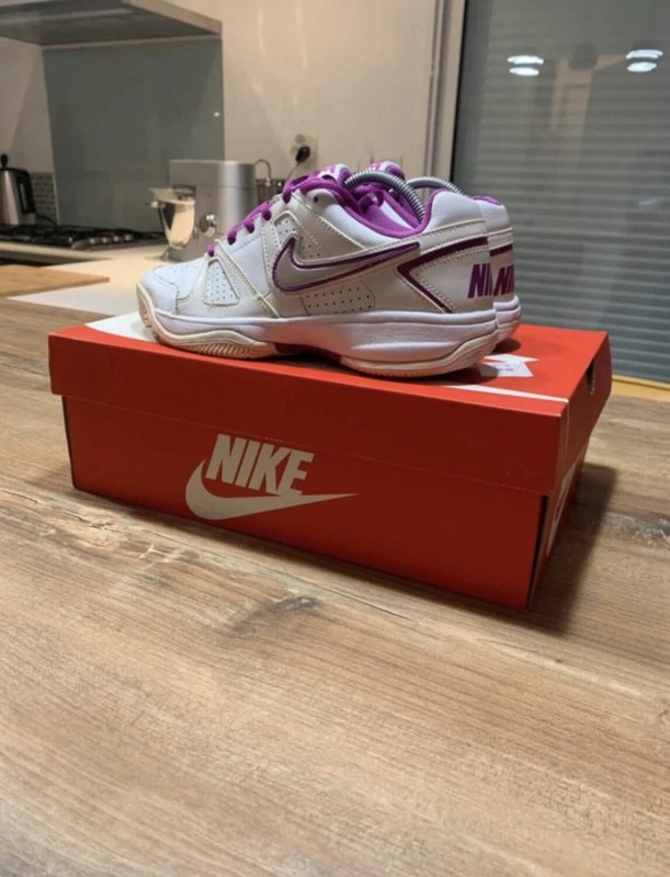 Nike city court vintage blanche et violette taille 38,5 femme 2