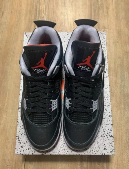 Air Jordan 4 bred reimagined taille 40