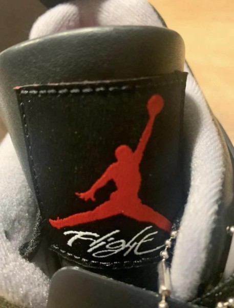 Air Jordan 4 bred reimagined taille 44 homme