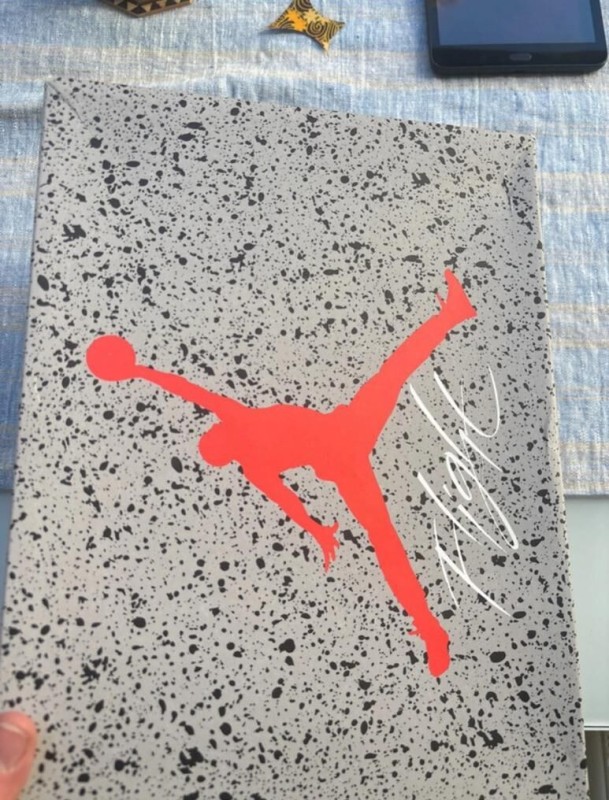 Jordan 4 bred reimagined taille 37,5 2