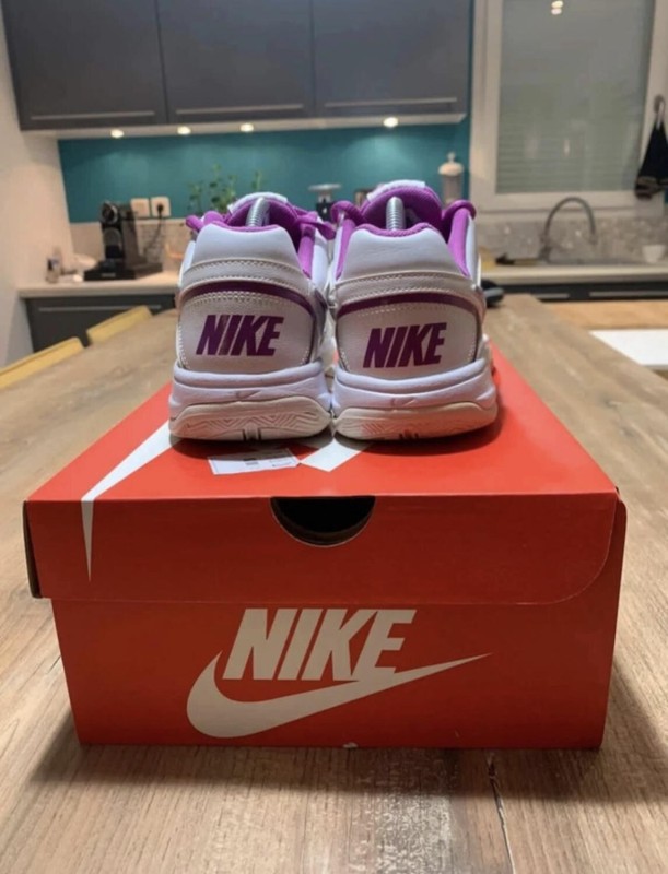 Nike city court vintage blanche et violette taille 38,5 femme 2