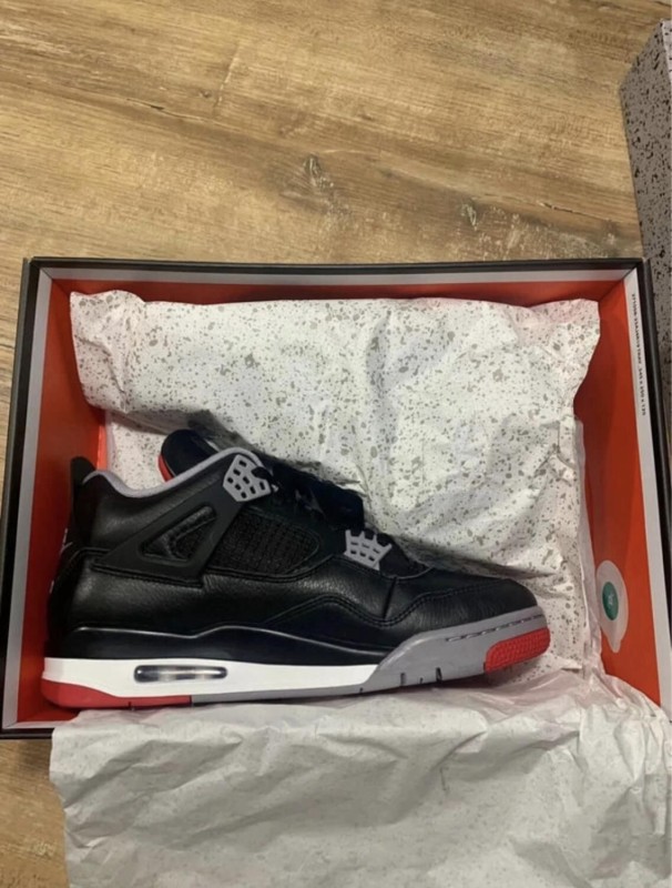 Air Jordan 4 bred reimagined taille 44 homme 2