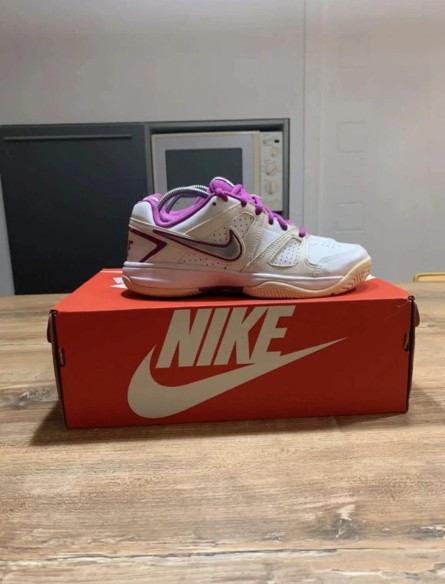 Nike city court vintage blanche et violette taille 38,5 femme