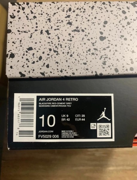 Air Jordan 4 bred reimagined taille 44 homme