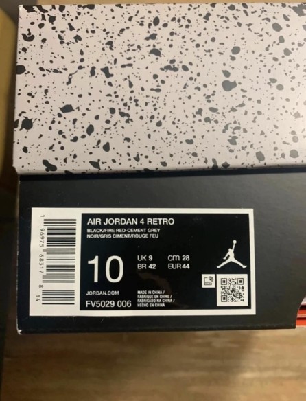 Air Jordan 4 bred reimagined taille 44 homme