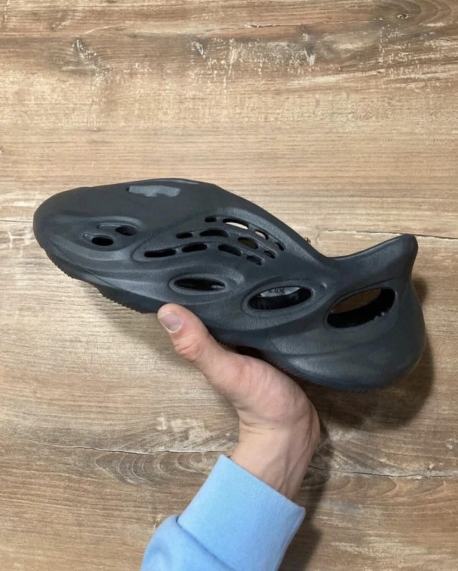Yeezy Foam runner onyx taille 46 homme