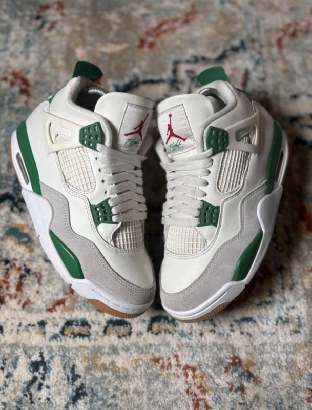 Air Jordan 4 SB Pine Green
