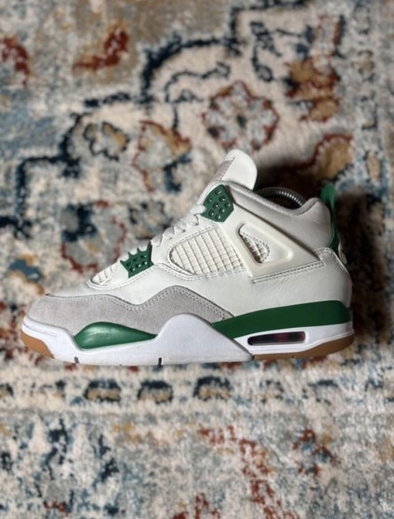 Air Jordan 4 SB Pine Green