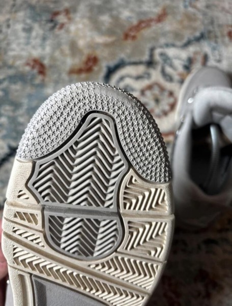 Air Jordan 4 Frozen