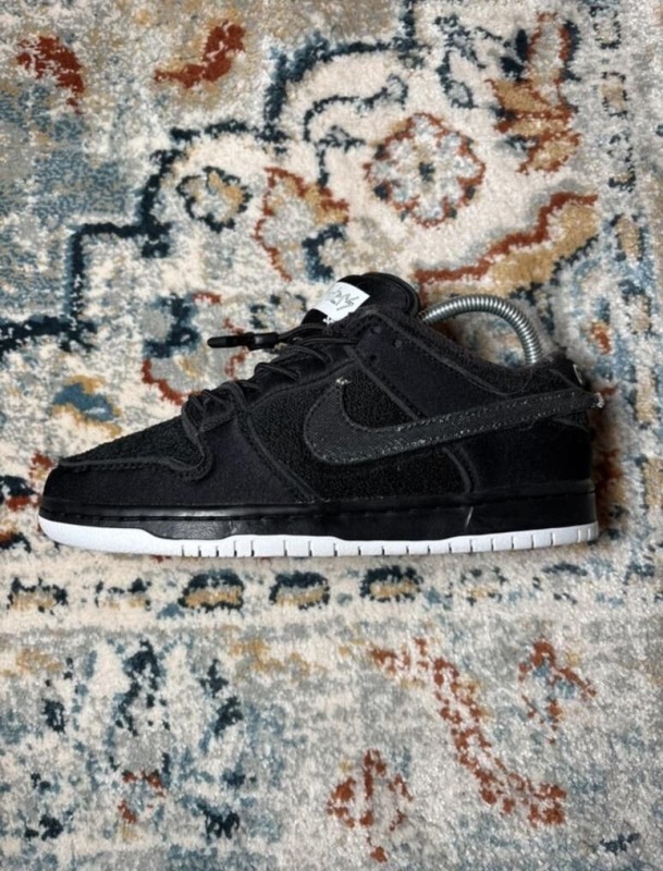 Nike sb dunk low gnarhunters 2