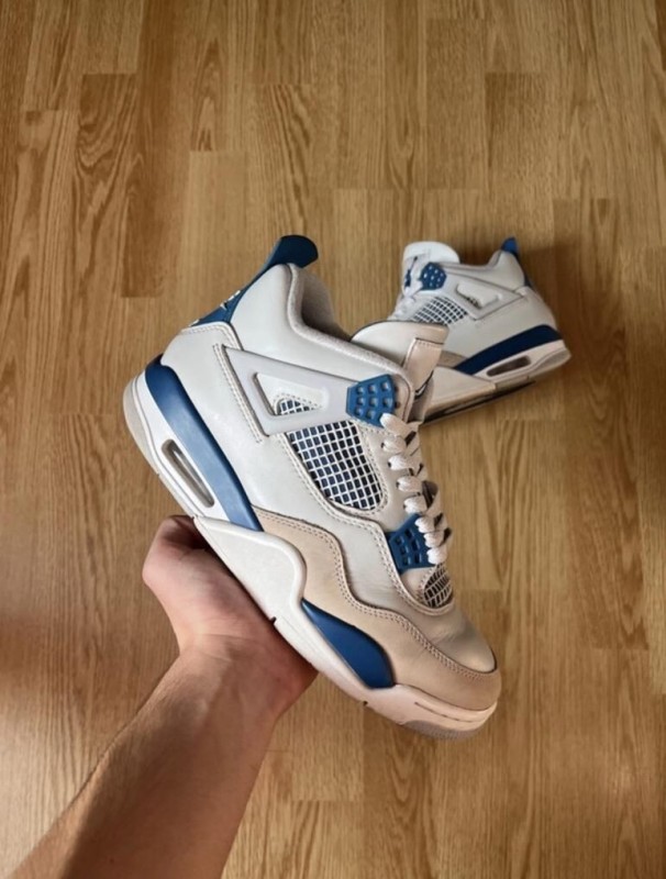 Air Jordan 4 Military Blue