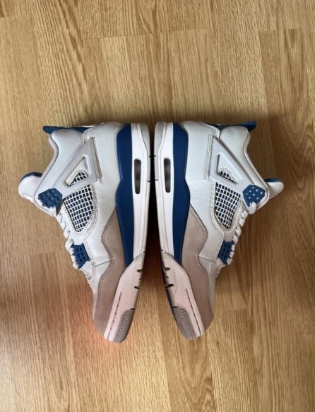 Air Jordan 4 Military Blue