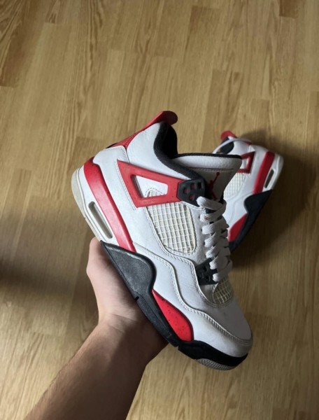 Nike air jordan 4 red cement
