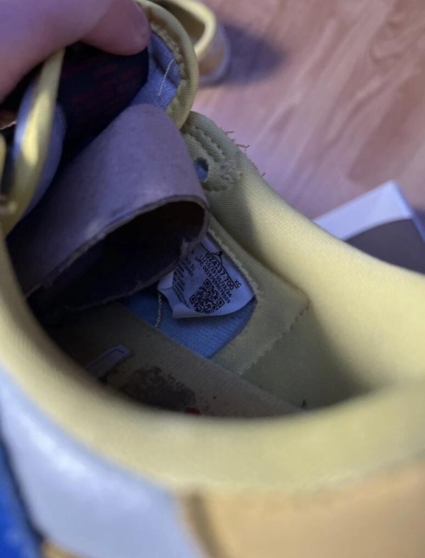 Air Jordan 1 Low Travis Scott Canary 2