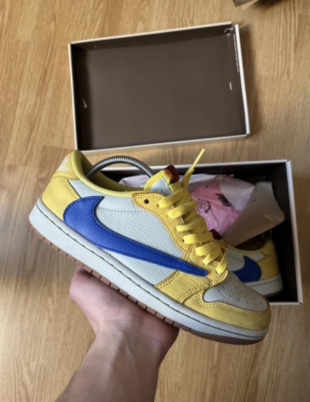 Nike air Travis Scott canary yellow