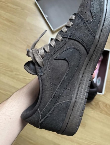 Air Jordan 1 Travis Scott velvet brown