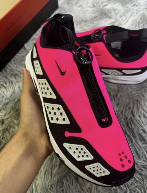 Nike air max sndr hyper pink black and white 2