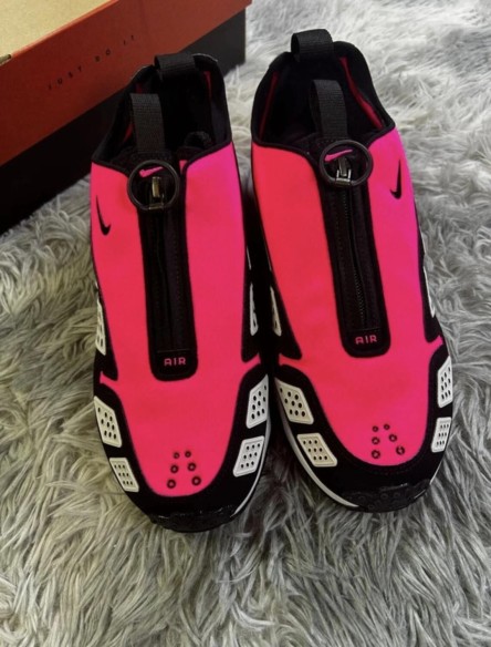 Nike air max sndr hyper pink black and white