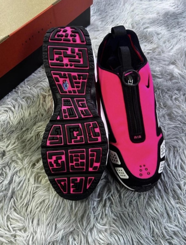 Nike air max sndr hyper pink black and white 2