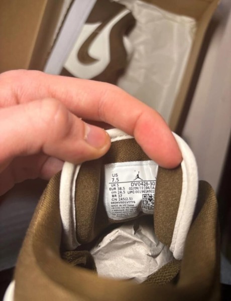Jordan 1 low SE olive taille 38,5