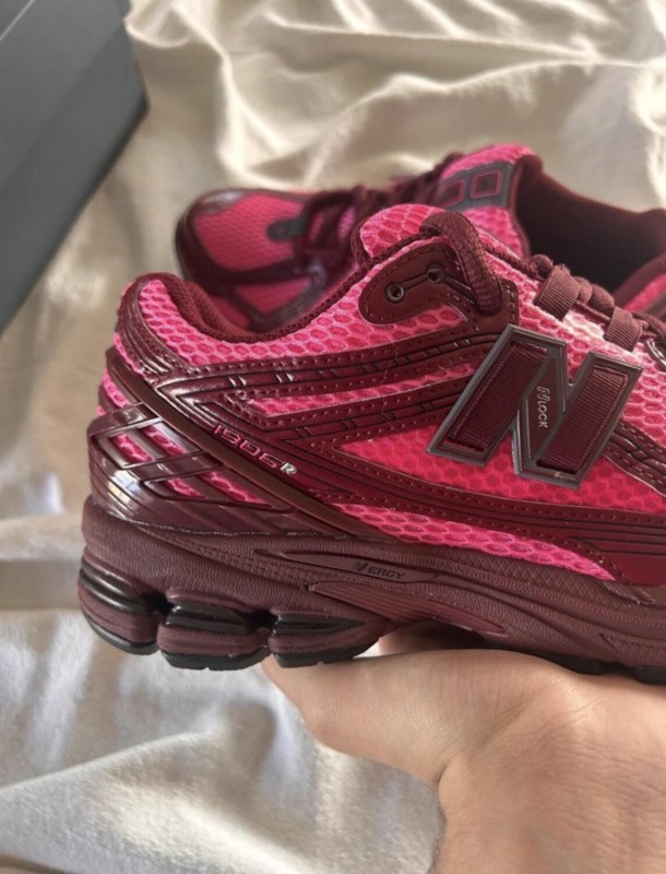 New Balance 1906R unisex pink trail mix maroon 2