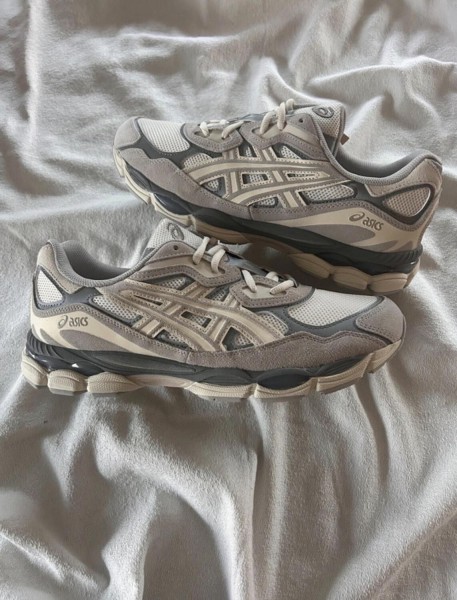 Asics NYC oyster grey cream